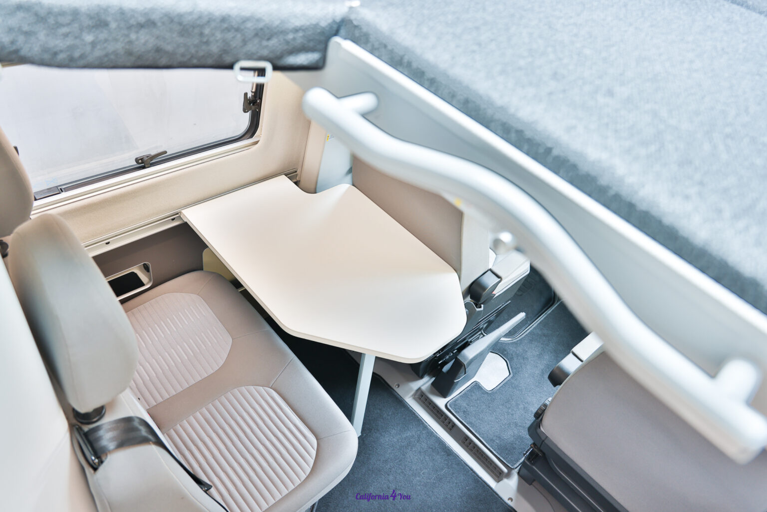 Pohled z vrchní postele