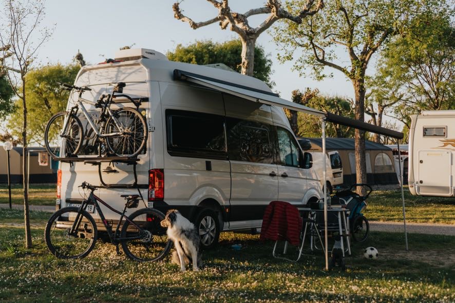 VW Grand California v Italském kempu